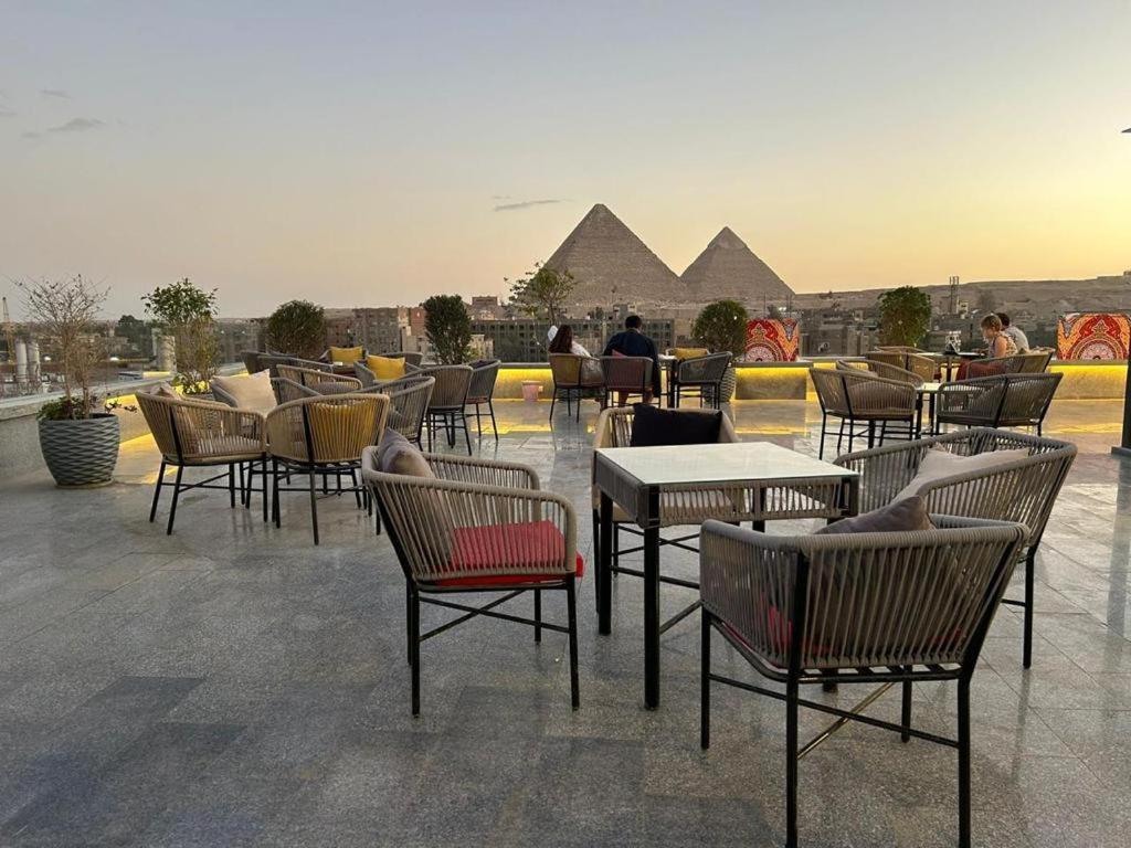 Pyramid Front Hotel Al Kawm al Akhdar Esterno foto