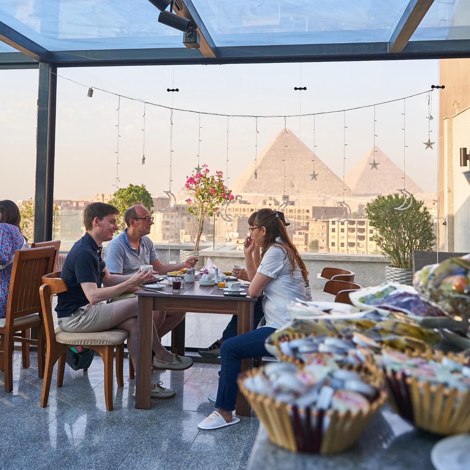 Pyramid Front Hotel Al Kawm al Akhdar Esterno foto